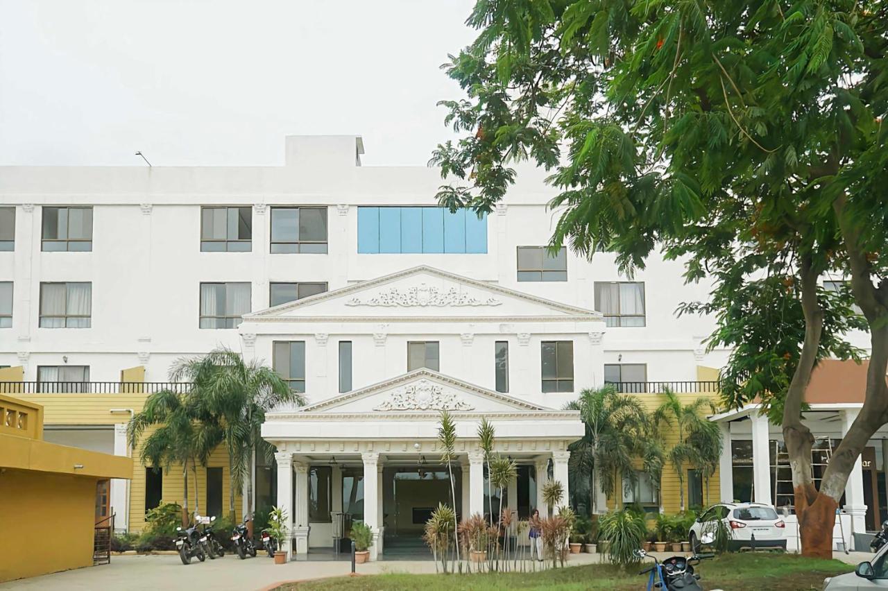 Collection O Sanskruti Resort シルディ エクステリア 写真