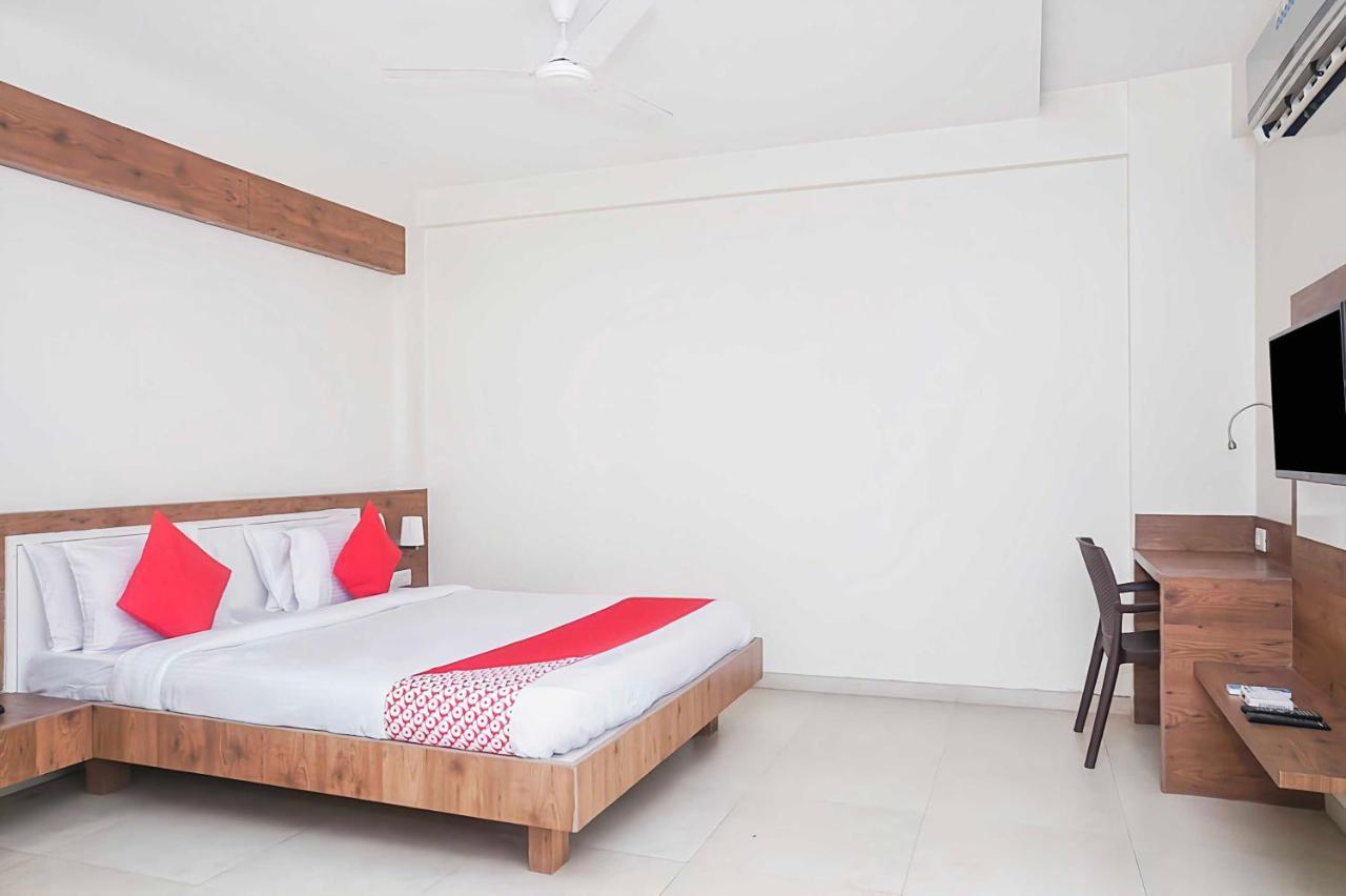 Collection O Sanskruti Resort シルディ エクステリア 写真